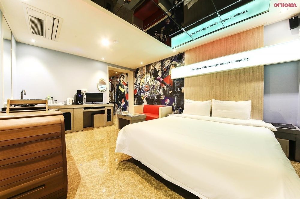Daniel Campanella Hotel